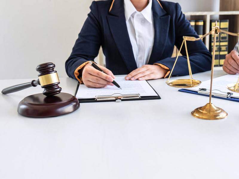 深圳债权债务律师剖析：公司债权转让的必备条件